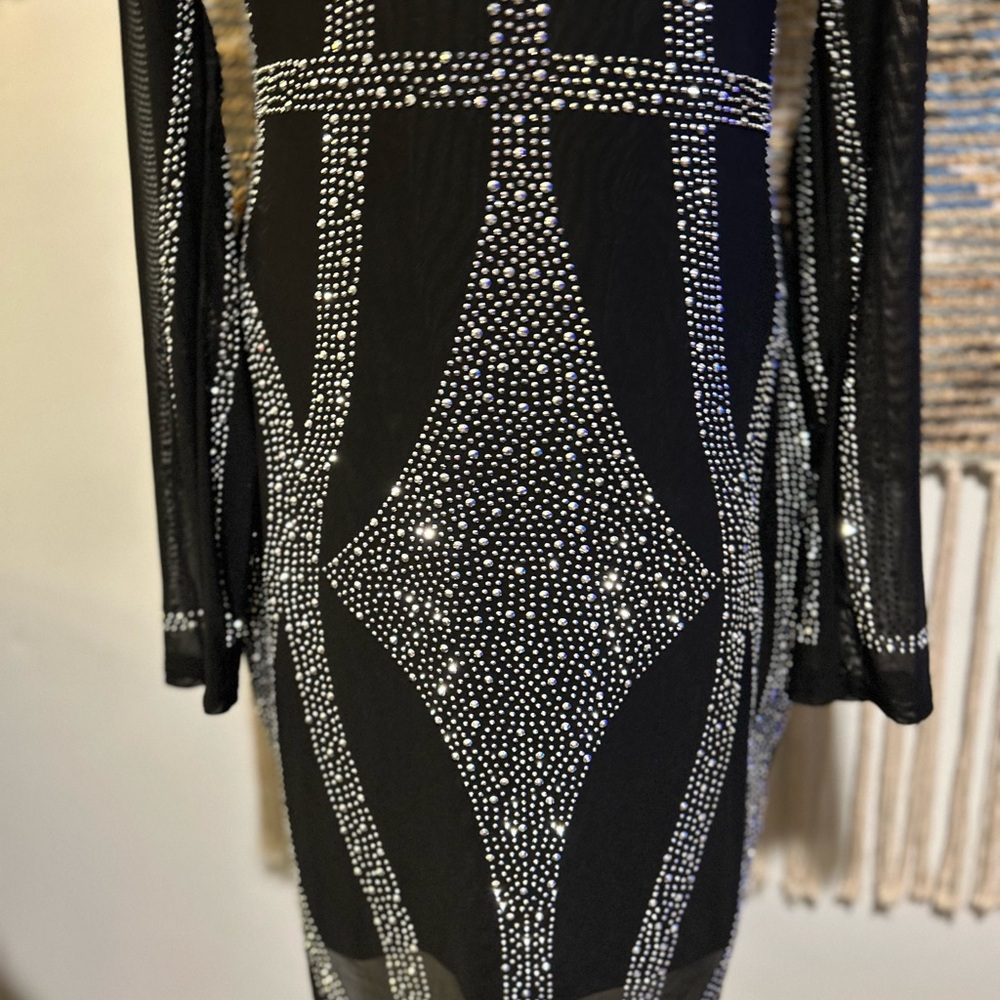 Elegant Black and Silver Women's Dress - Picture 4 of 11